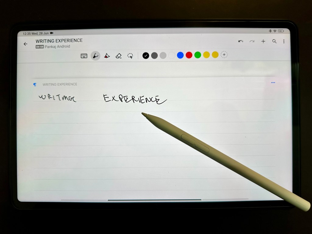 Smart Pen 2 on top of Pad 6